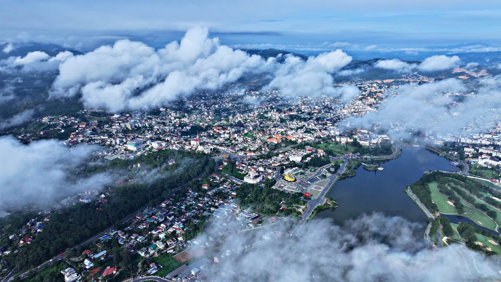 Du lịch Lâm Đồng Đà Lạt: Hành trình khám phá vẻ đẹp cao nguyên và hương vị Cơm niêu Đà Lạt